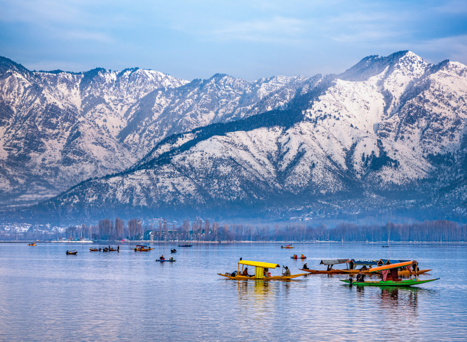 Kashmir Classic Tour Package 5N/6D Dal Lake Srinagar Kashmir with shikara boats and Pir Panjal mountains
